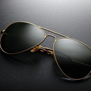 Ray-Ban Aviator : L'accessoire de mode incontournable pour les hommes en quête de sophistication 30 ray ban aviator sunglasses 2